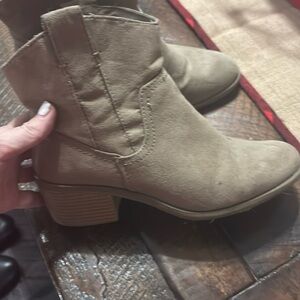 Booties ran still got a lot of life leftt